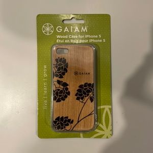 iPhone 5 - Gaiam Wood Case